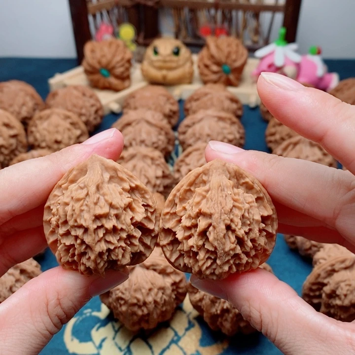 把件文玩核桃皇冠狮子头38（头货）