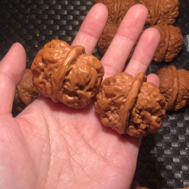 文玩核桃把件粗愣三角蛙40