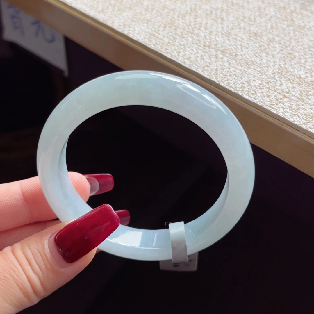 翡翠手镯未镶嵌手镯