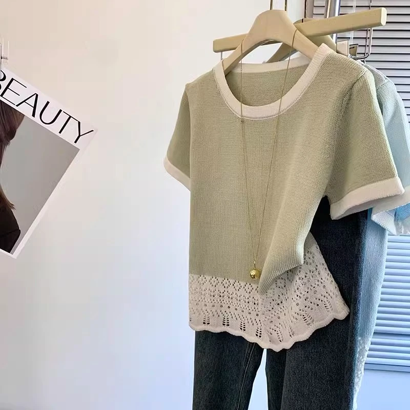 薄荷曼波绿色蕾丝边拼接镂空短袖T恤女夏季法式冰丝圆领撞色上衣
