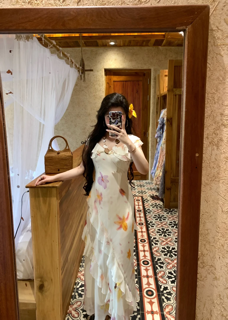 《新品》2025夏季乔其纱米杏色底印花斜裁气质女人连衣裙长裙M95