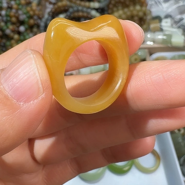 和田玉（糖玉）未镶嵌戒指17.7内径32