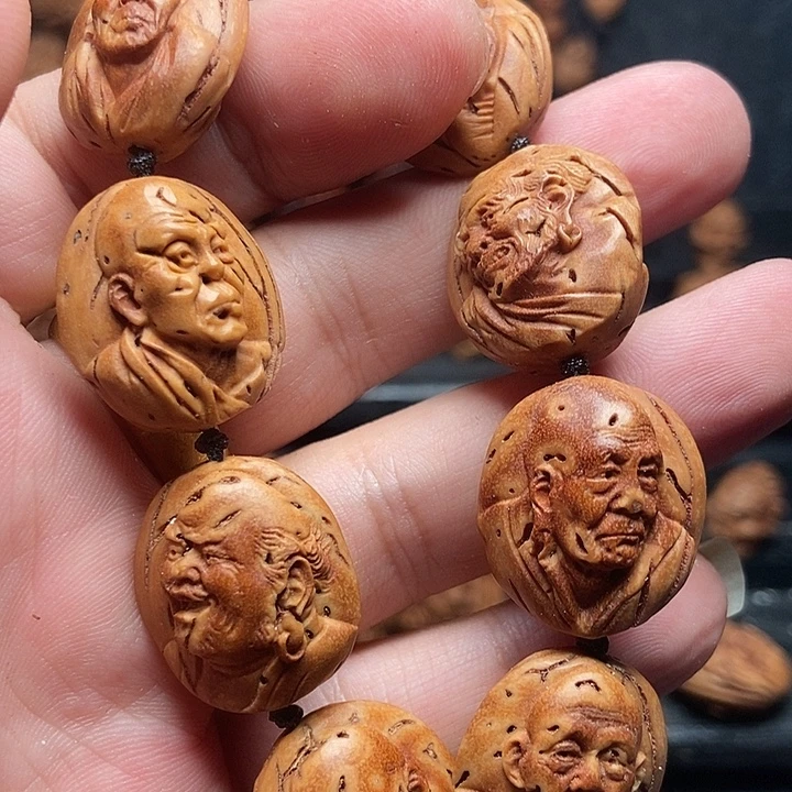 桃核双面浮雕罗汉