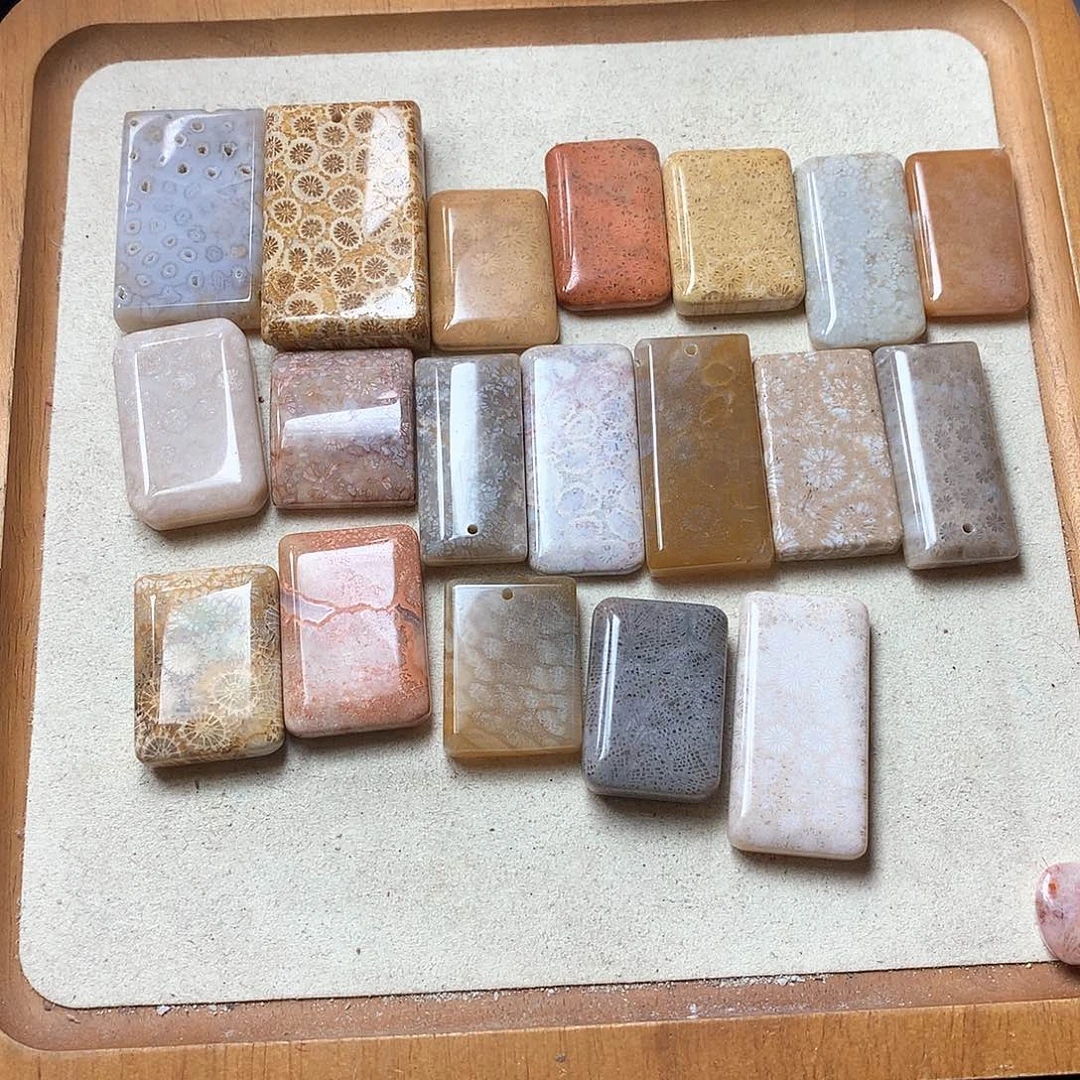 石英质玉颈饰未镶嵌莫*