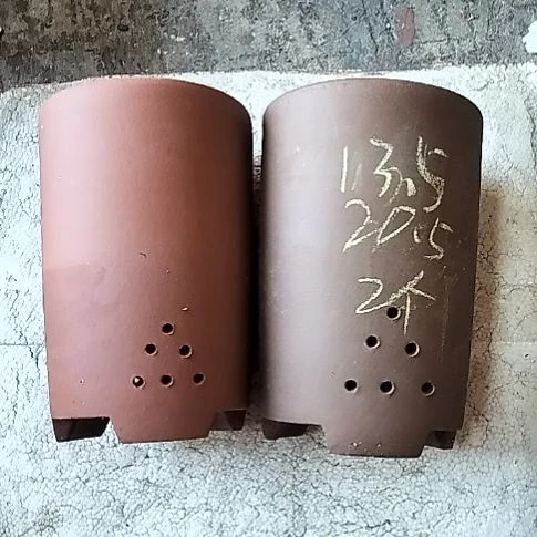 红泥紫泥大笔筒两个花泥