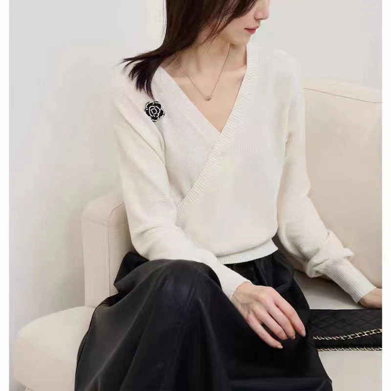 100纯山羊绒交叉领毛衣