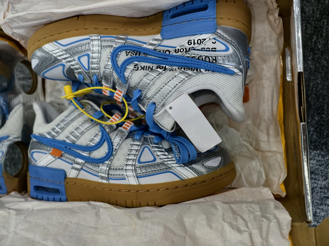 nike 经典配色鞋型 227号   36码