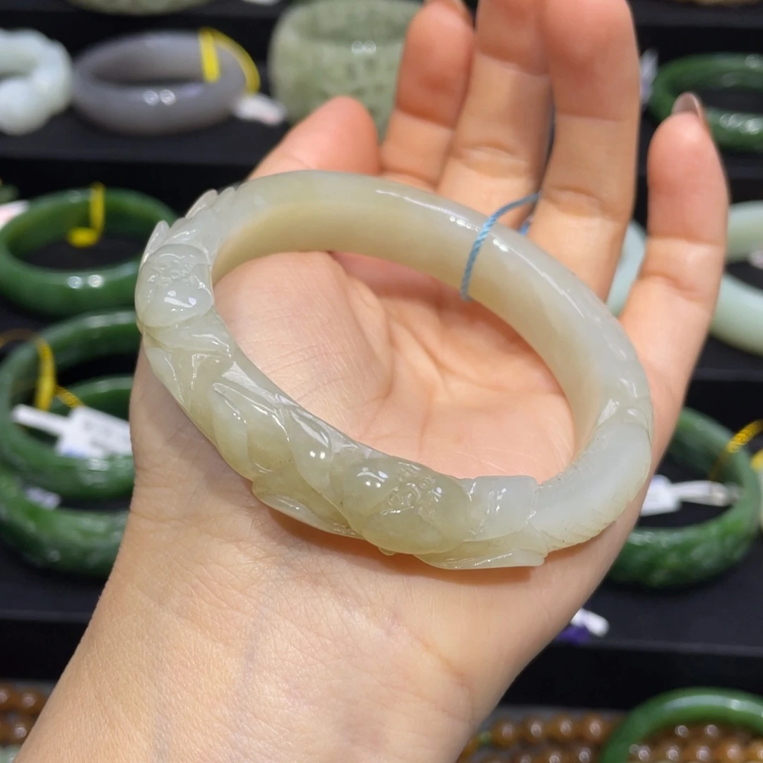 和田玉手镯57圈口 编号71未镶嵌