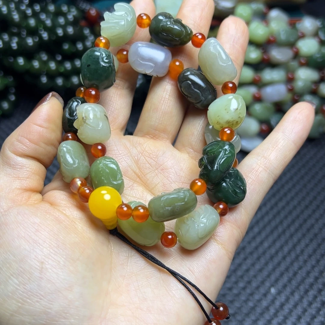 和田玉未镶嵌把件