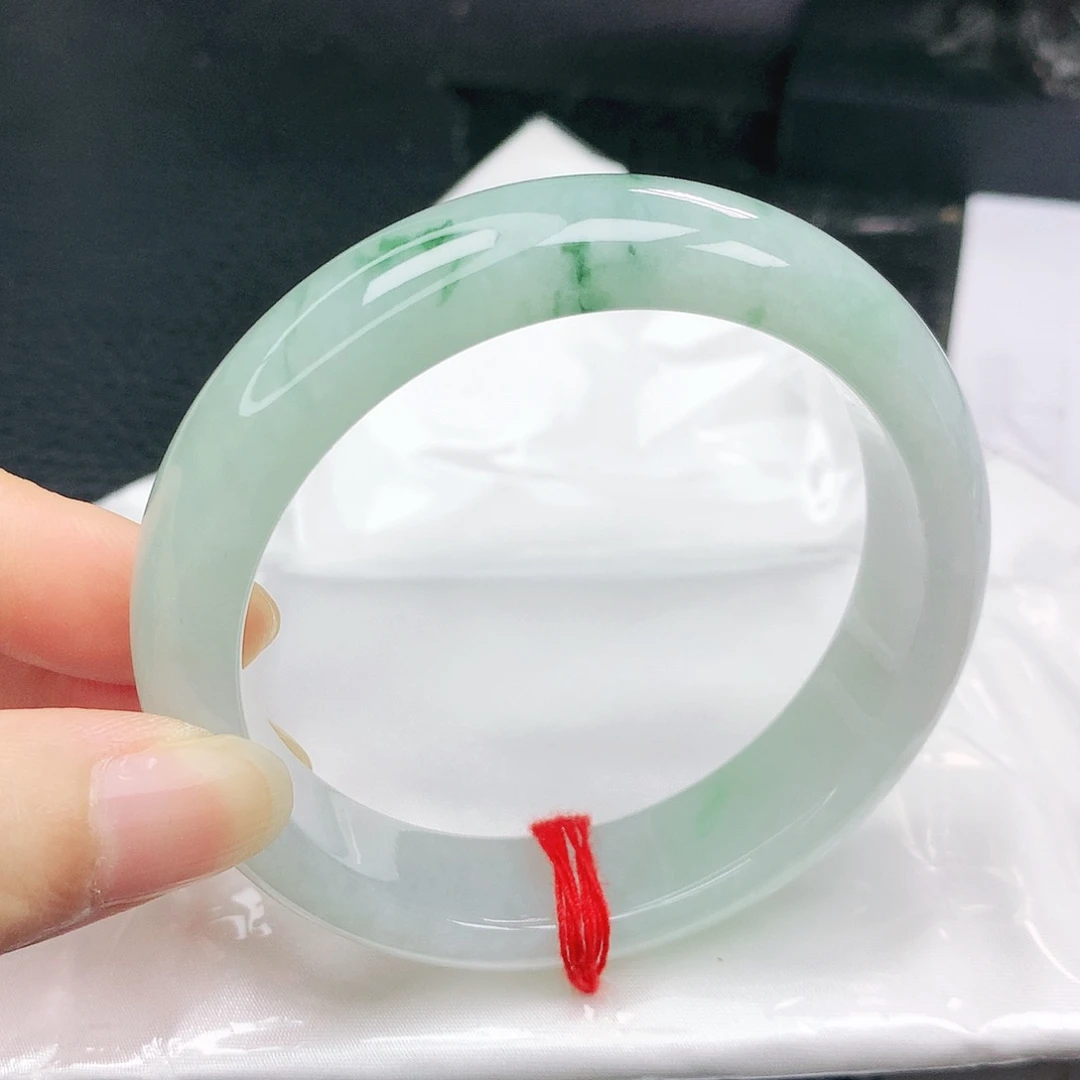 翡翠手镯未镶嵌正