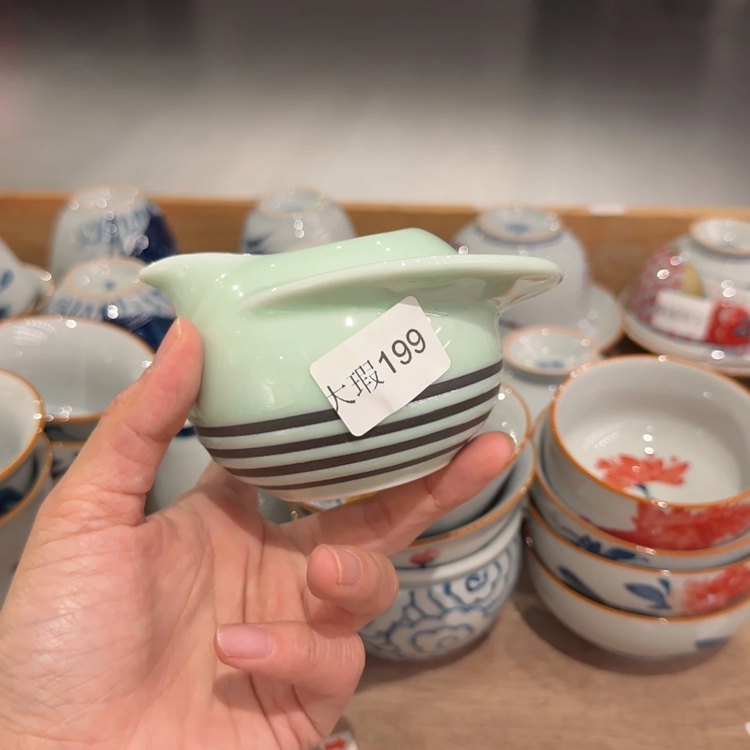 釉下手绘茶具微瑕