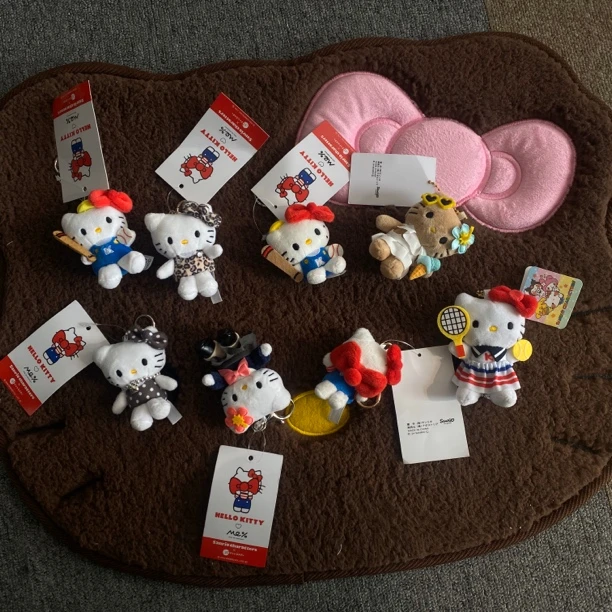 Kitty棒球网球遮面蝴蝶结钥匙扣包挂件