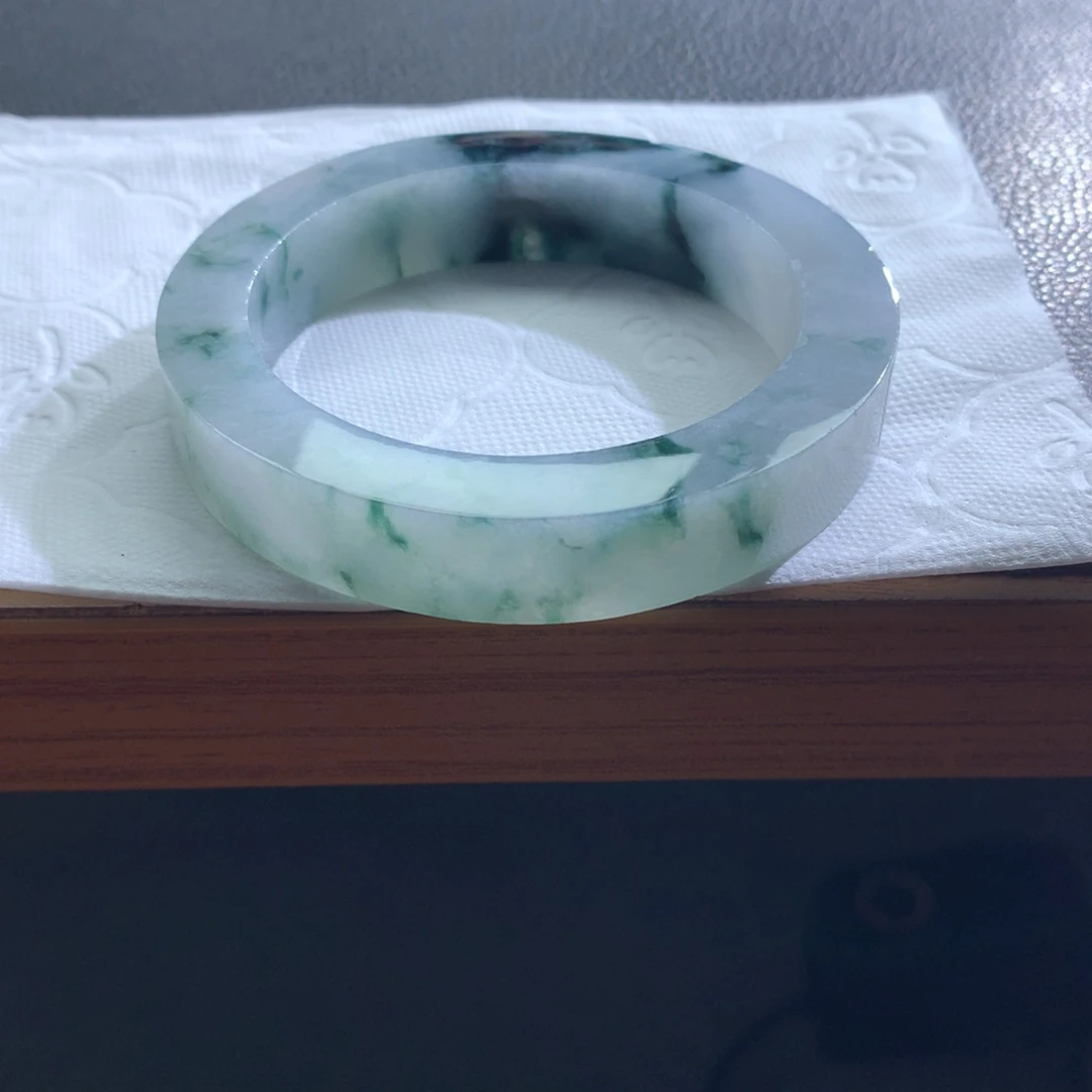 定制翡翠未镶嵌翡翠手镯