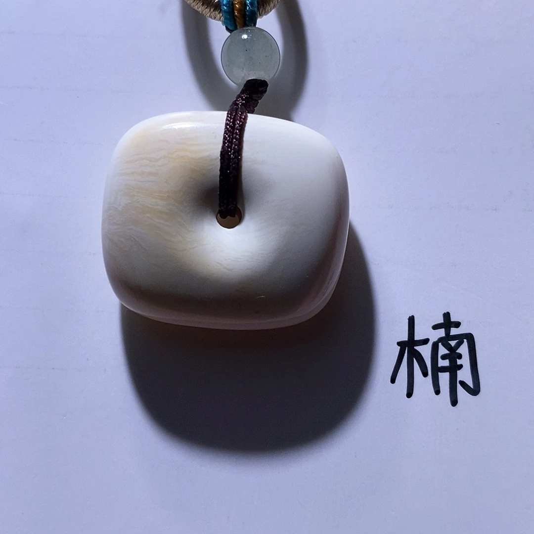 未镶嵌琥珀珠宝奇石
