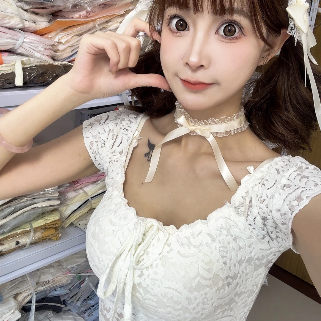 杏色蕾丝钩花方领蝴蝶结绑带短袖（带垫），实物以直播间为准