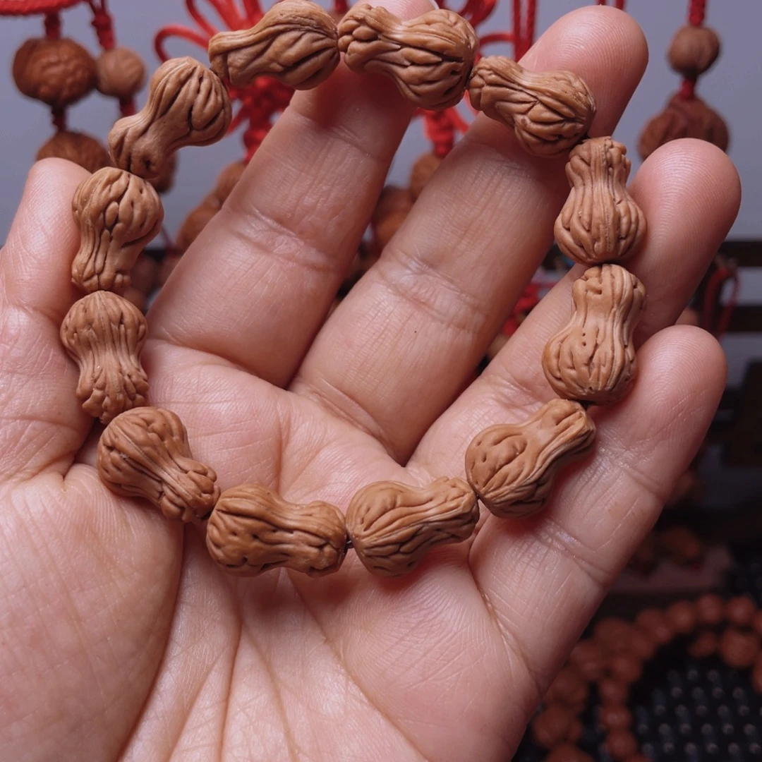 木质类龙纹桃枭挂件