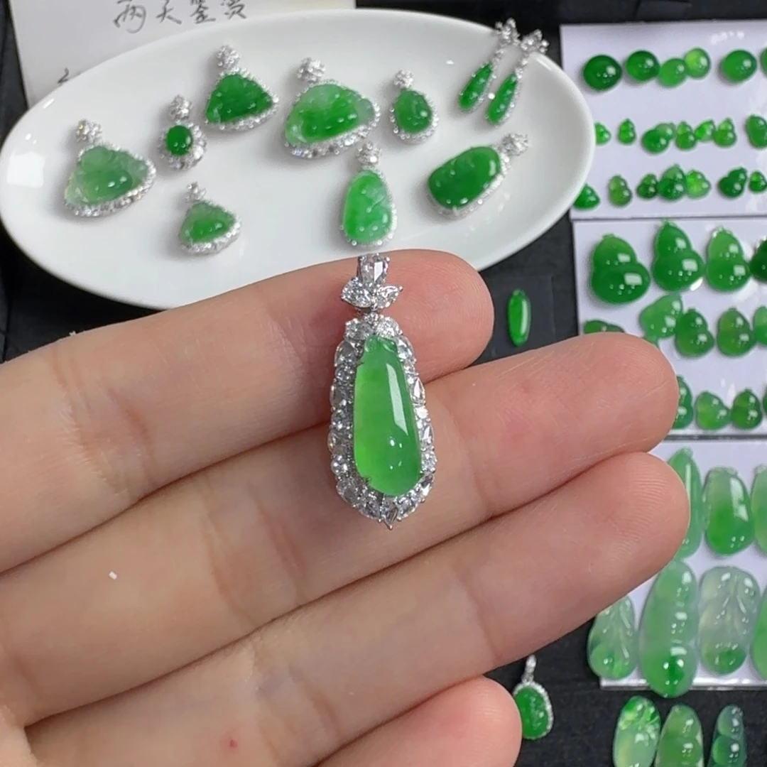 翡翠18K金镶嵌吊坠(不含链)福瓜