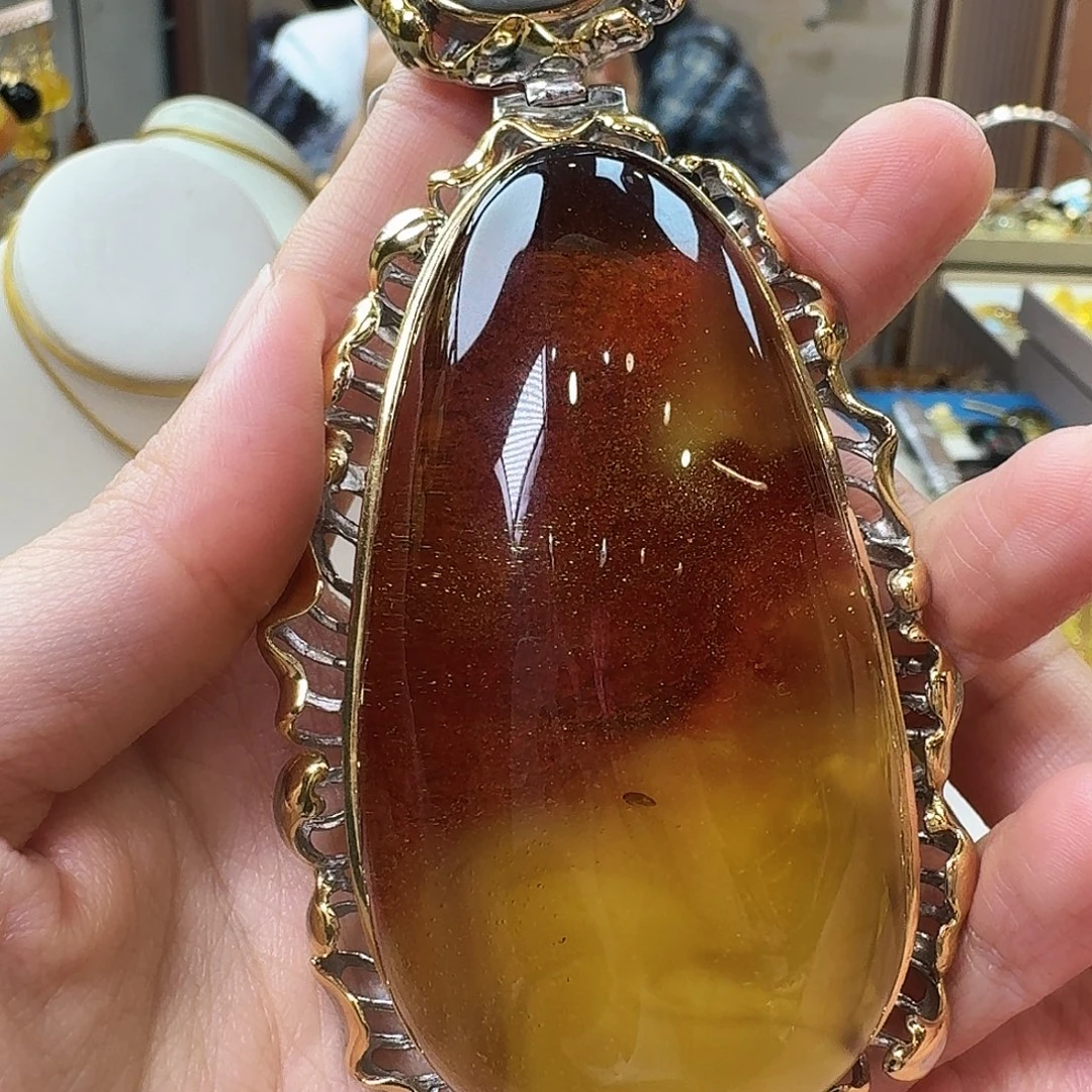 琥珀未镶嵌颈饰吊坠