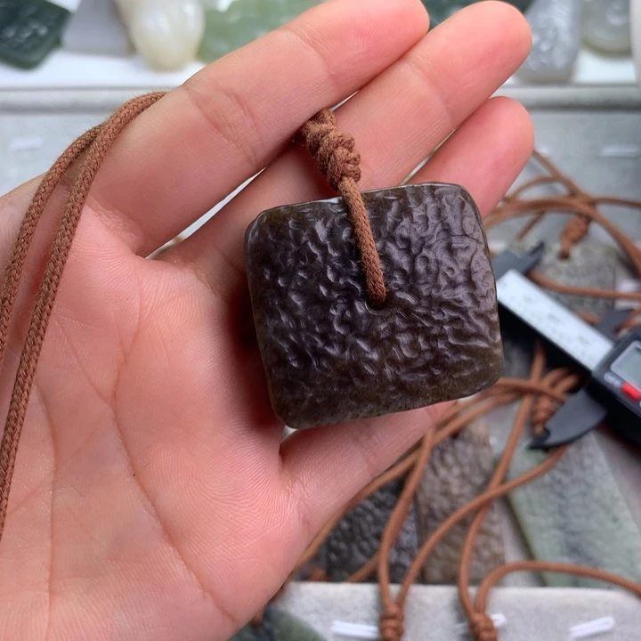 和田玉（糖玉）未镶嵌颈饰