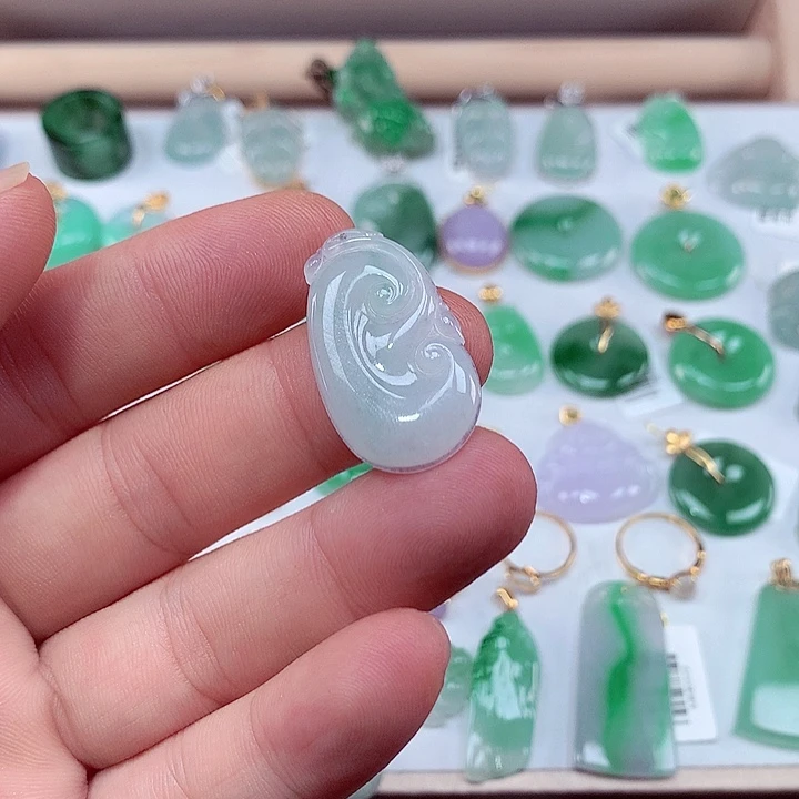 翡翠未镶嵌颈饰吊坠