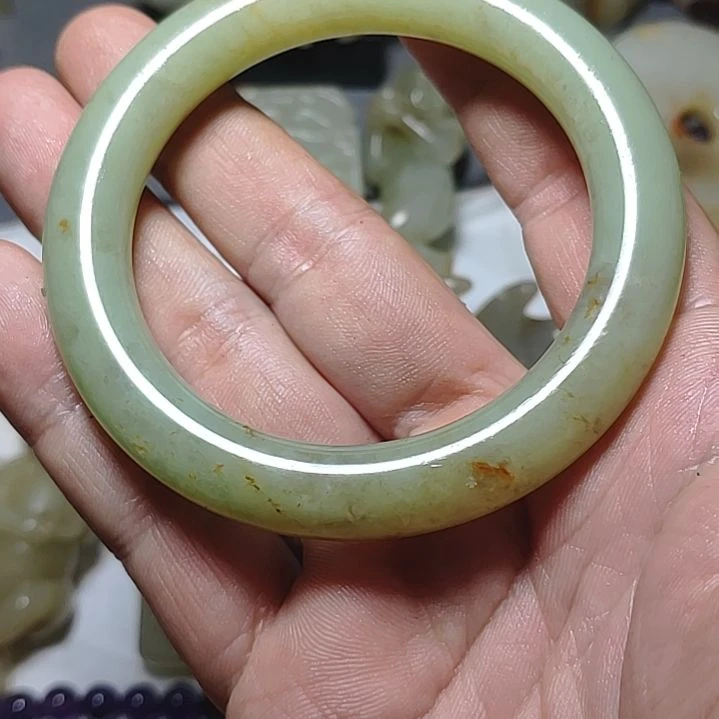 和田玉未镶嵌颈饰海**力