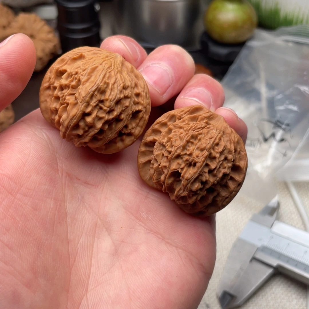 昵***名文玩核桃把件磨盘