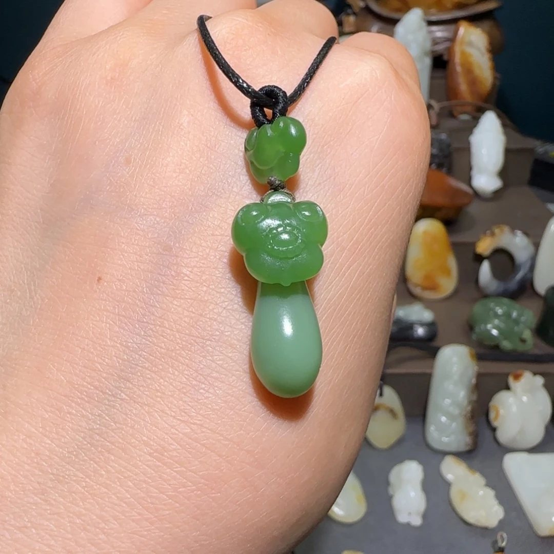 和田玉未镶嵌车挂