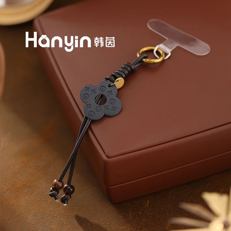 铜合金皮质吊坠 高定时尚四叶草手机挂件钥匙扣包包挂饰AAA