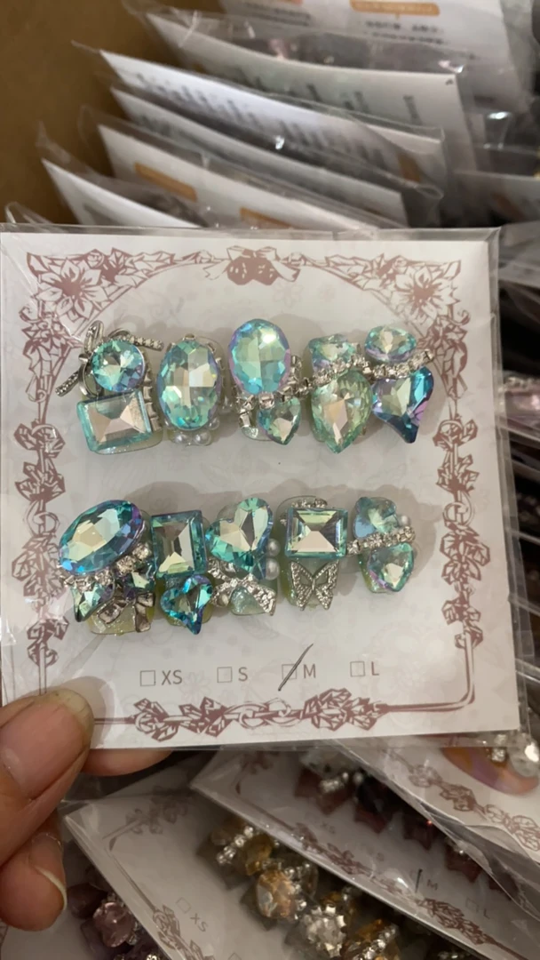 三单飞！纯手工穿戴甲默认微瑕NO退换，下单备注编码