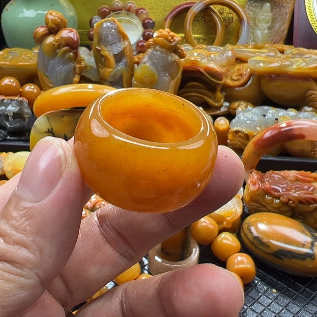 石英质玉未镶嵌颈饰