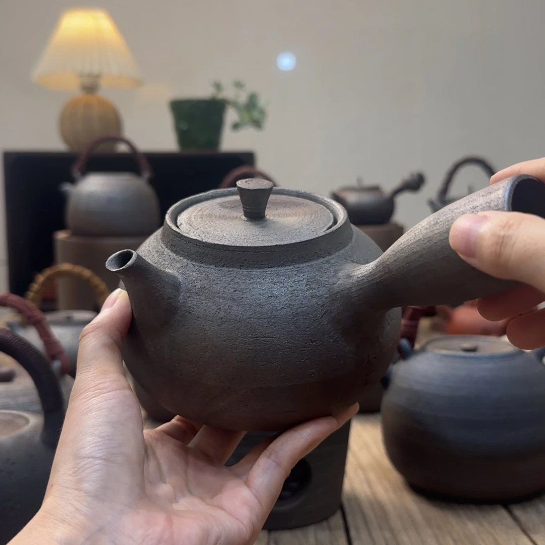 云*柏大口侧把柴烧陶壶750毫升