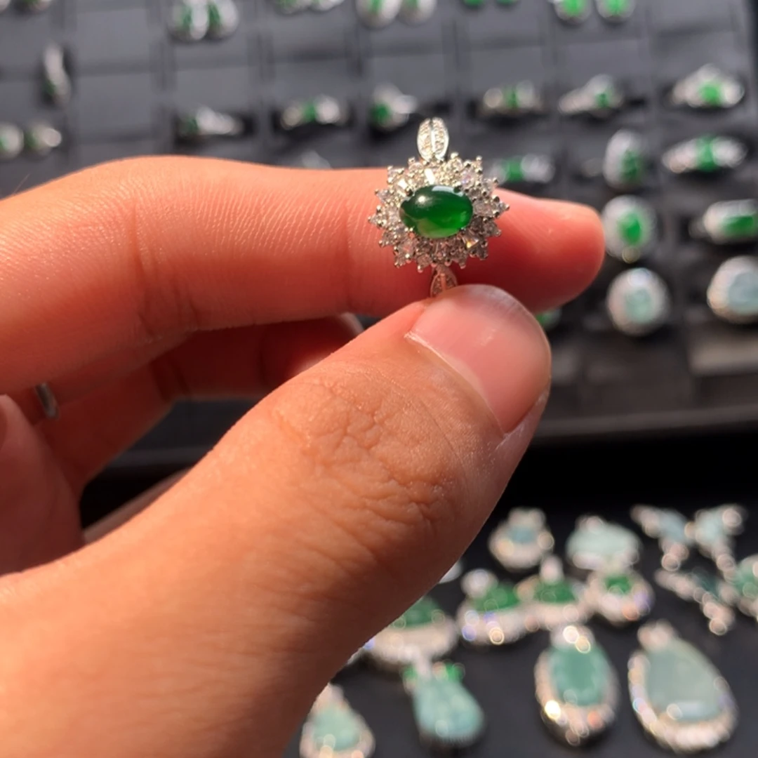 翡翠未镶嵌戒指戒指
