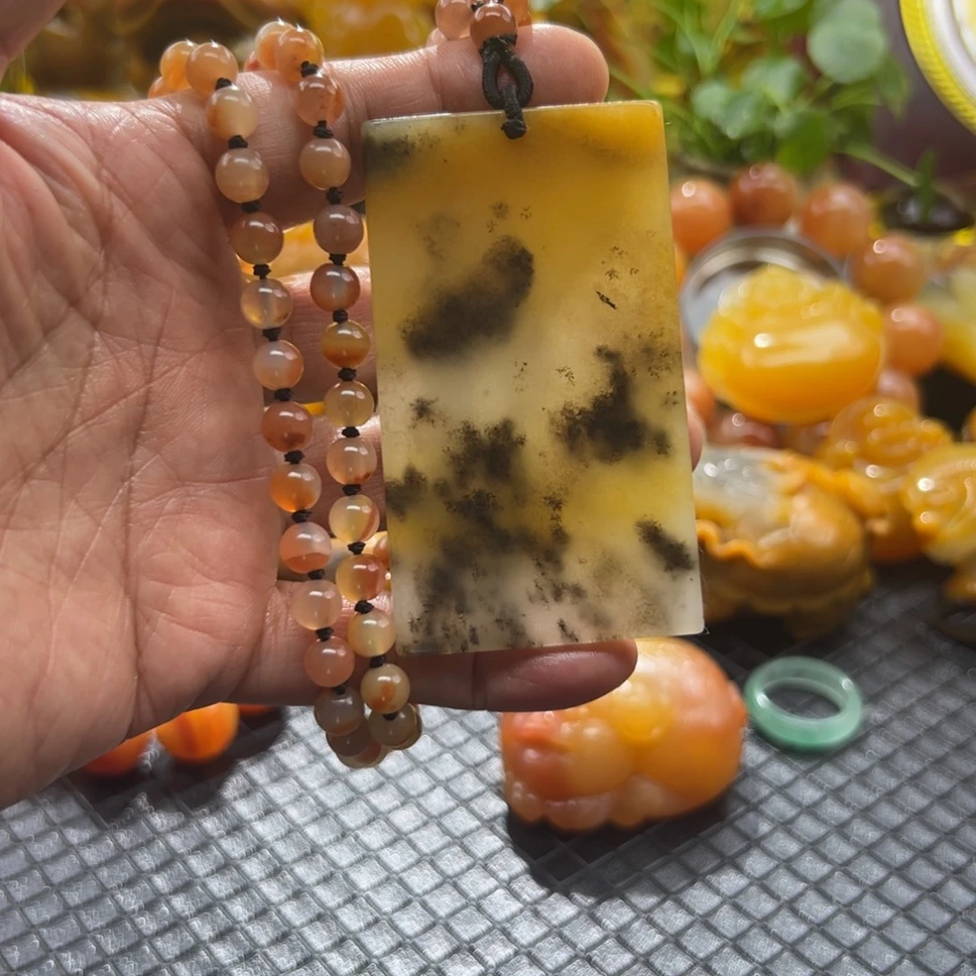 石英质玉未镶嵌颈饰