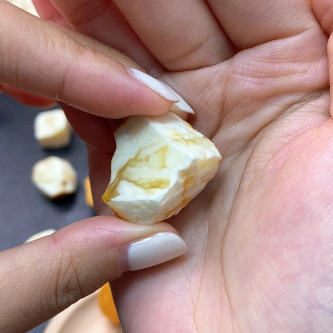 定制琥珀未镶嵌蜜蜡