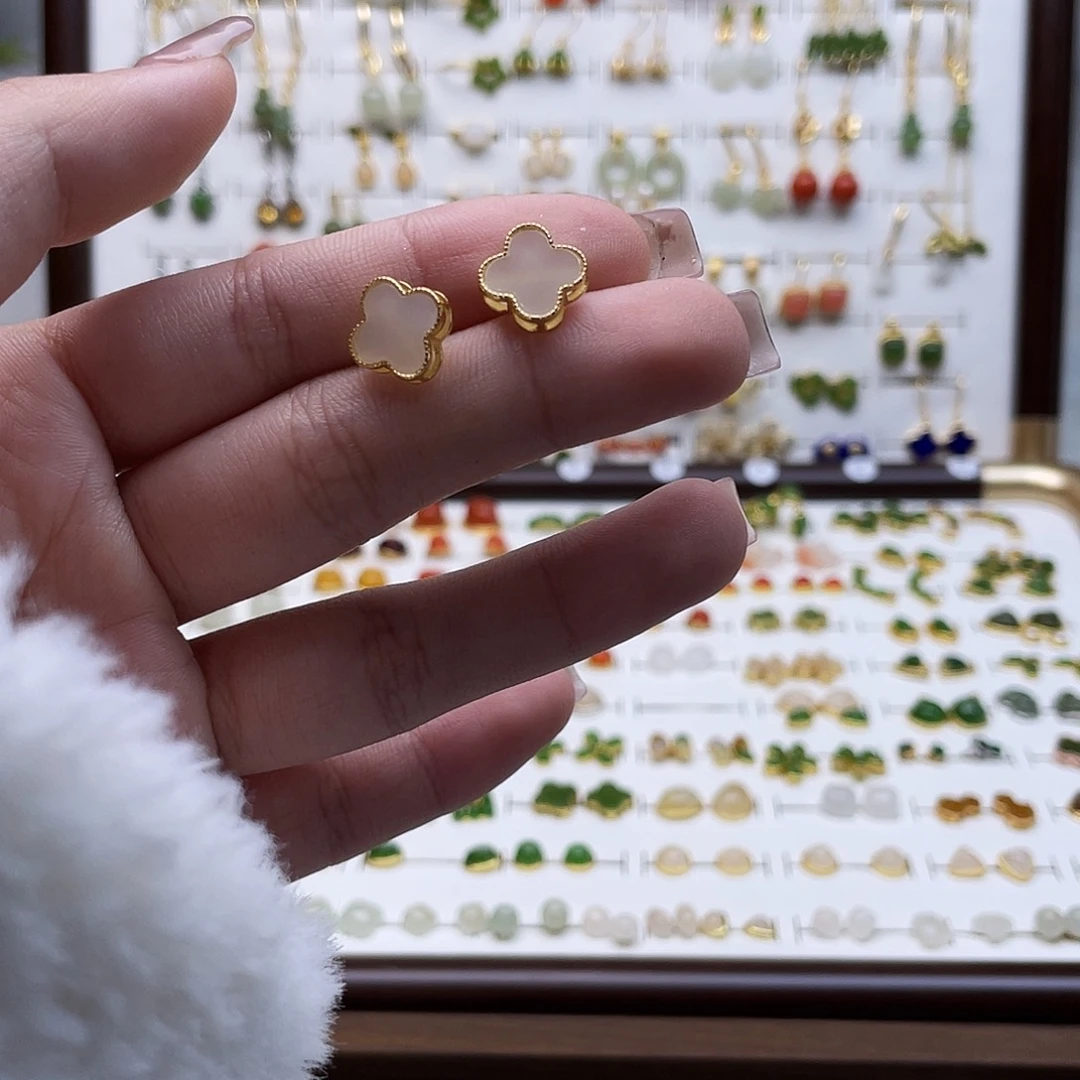 和田玉未镶嵌耳饰