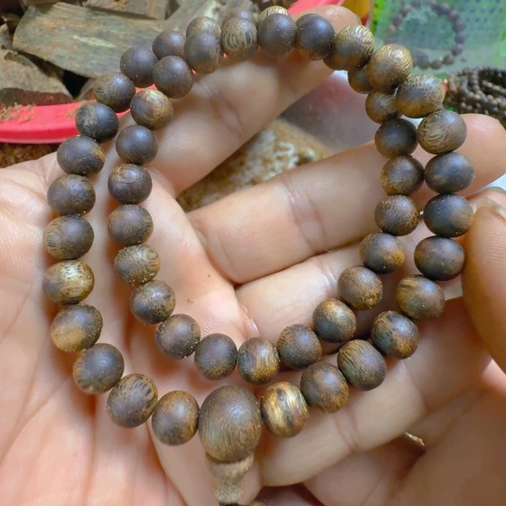 成***天沉香碎屑沉香海南乌身白奇0.8会双圈