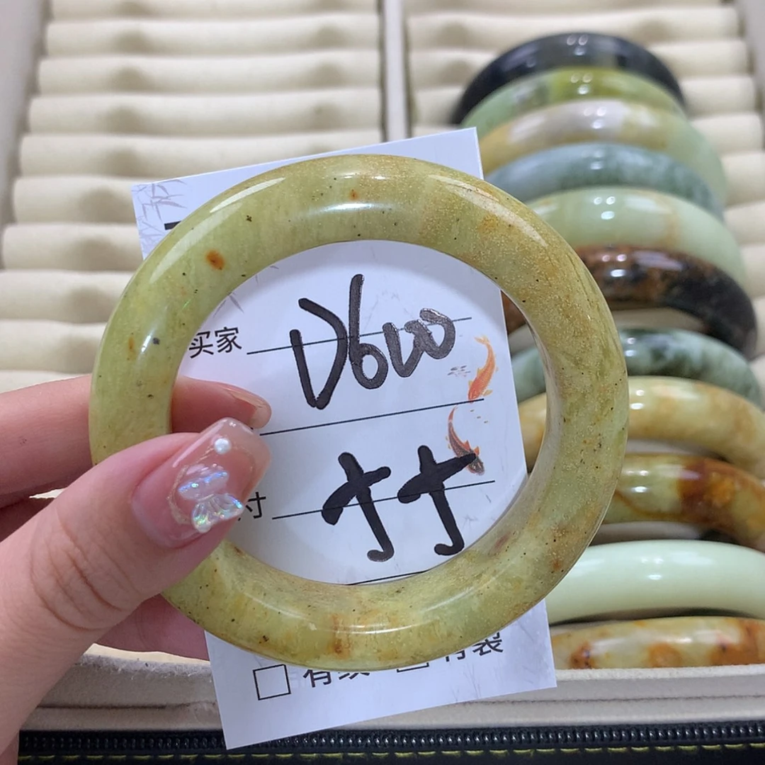 【闪购商品】未镶嵌蛇纹石玉手镯