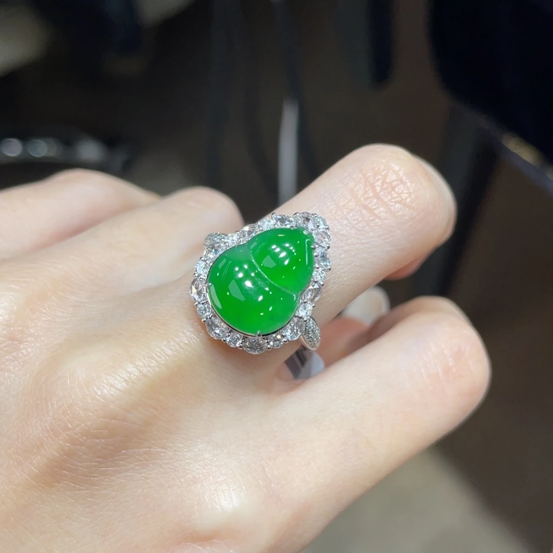 翡翠颈饰18K金镶嵌天然缅甸翡翠a货