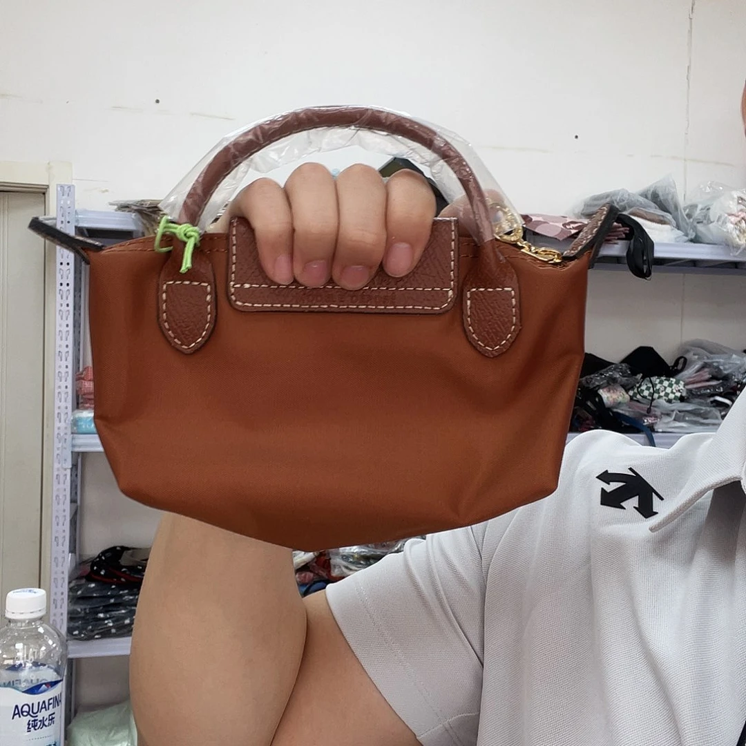 PU化妆包等各种产品的