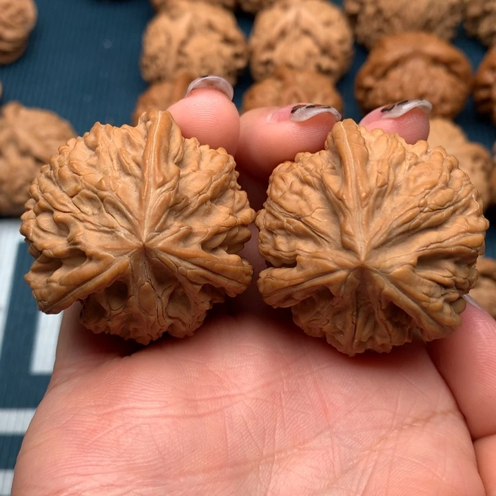 文玩核桃吊坠御龙