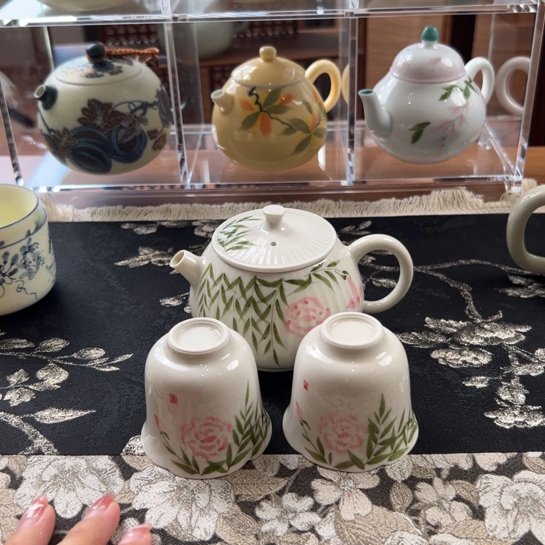 茶具等产品的生产和销售为一体而