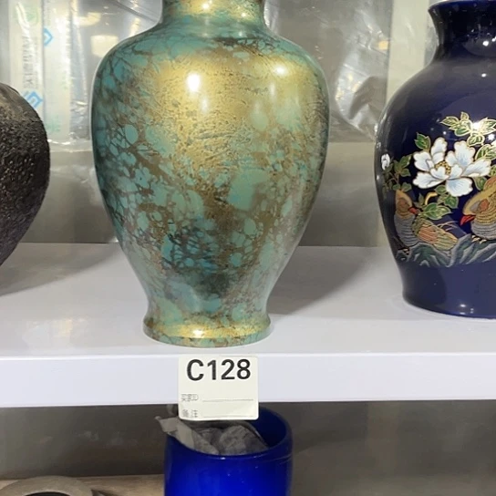 帅*瓷器和陶瓷艺术作品中出现