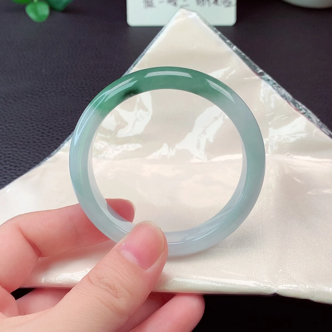 翡翠未镶嵌手镯翡翠