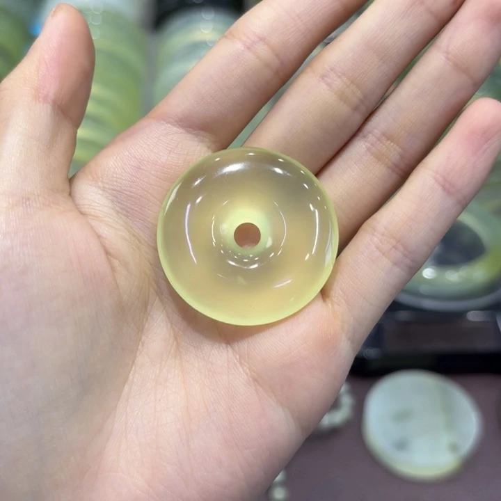 R***e未镶嵌岫玉手镯天然
