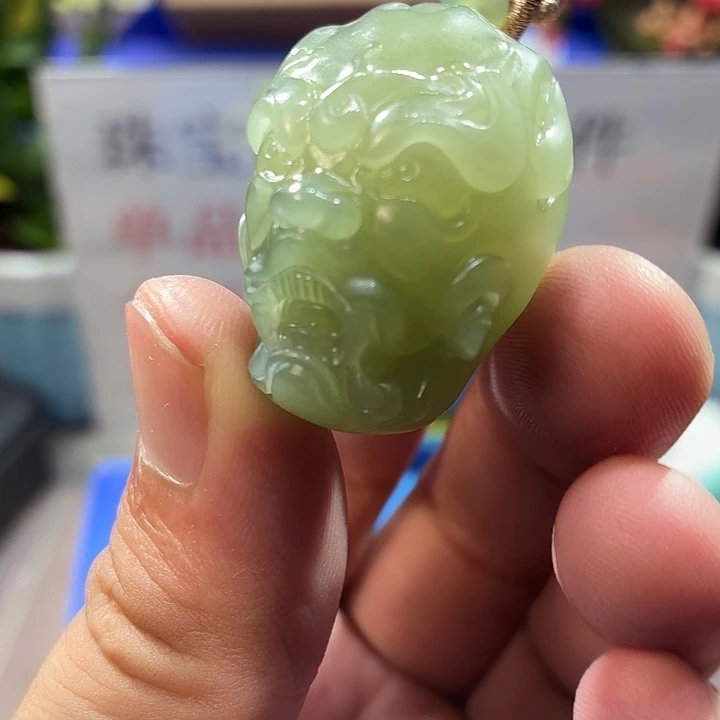 颈饰未镶嵌和田玉（糖玉）