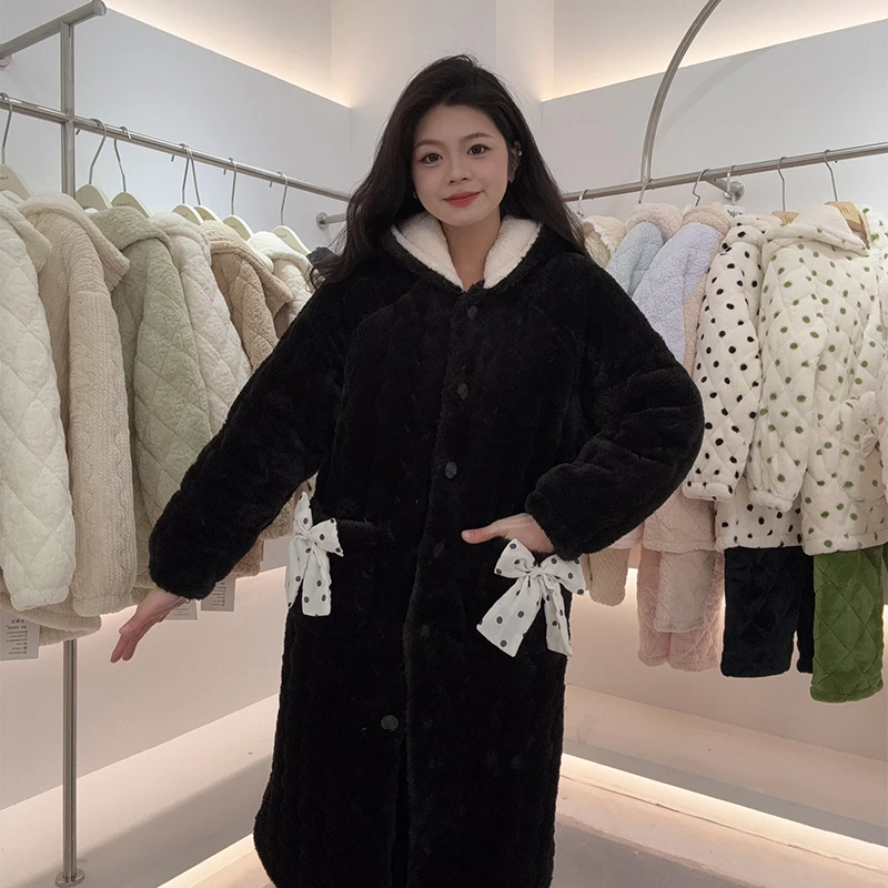 2024年新款女生高定款睡袍三层夹棉加厚家居服套装连帽毛绒睡衣女