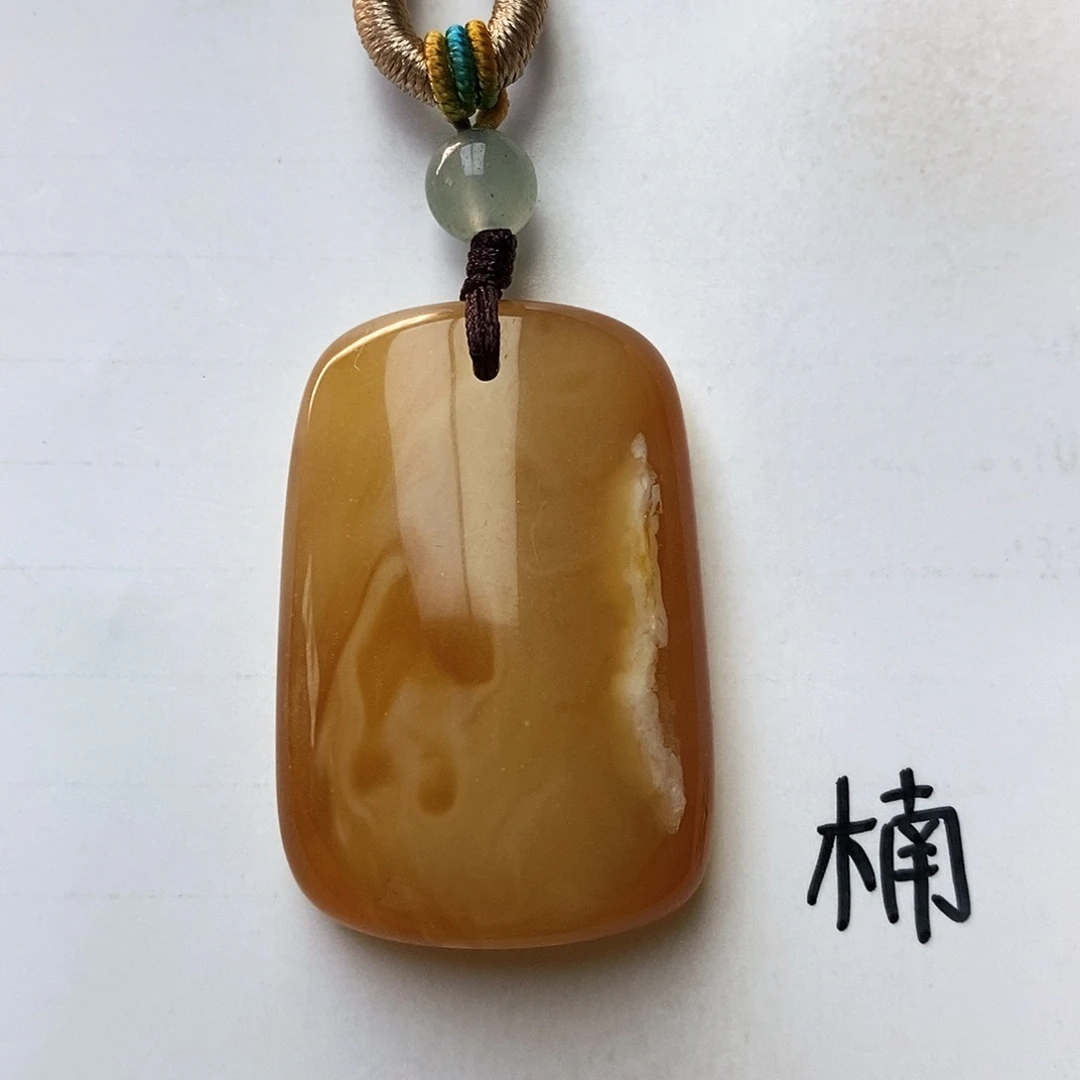 未镶嵌琥珀珠宝奇石