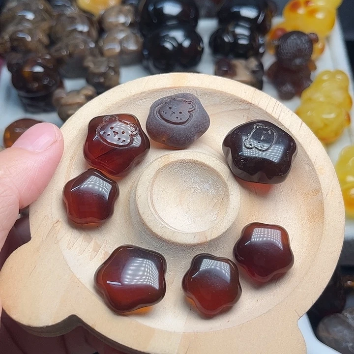 琥珀颈饰未镶嵌缅珀