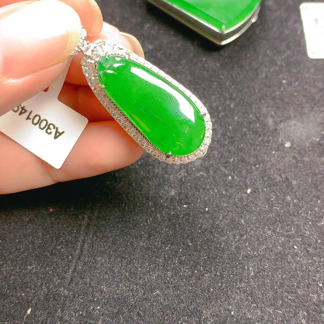 翡翠银S925镶嵌颈饰翡翠