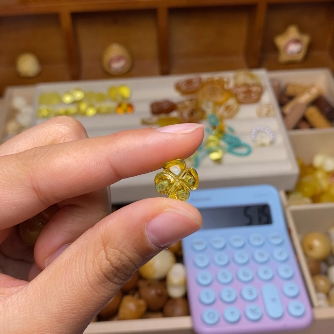 猴头核桃吊坠0.52小花